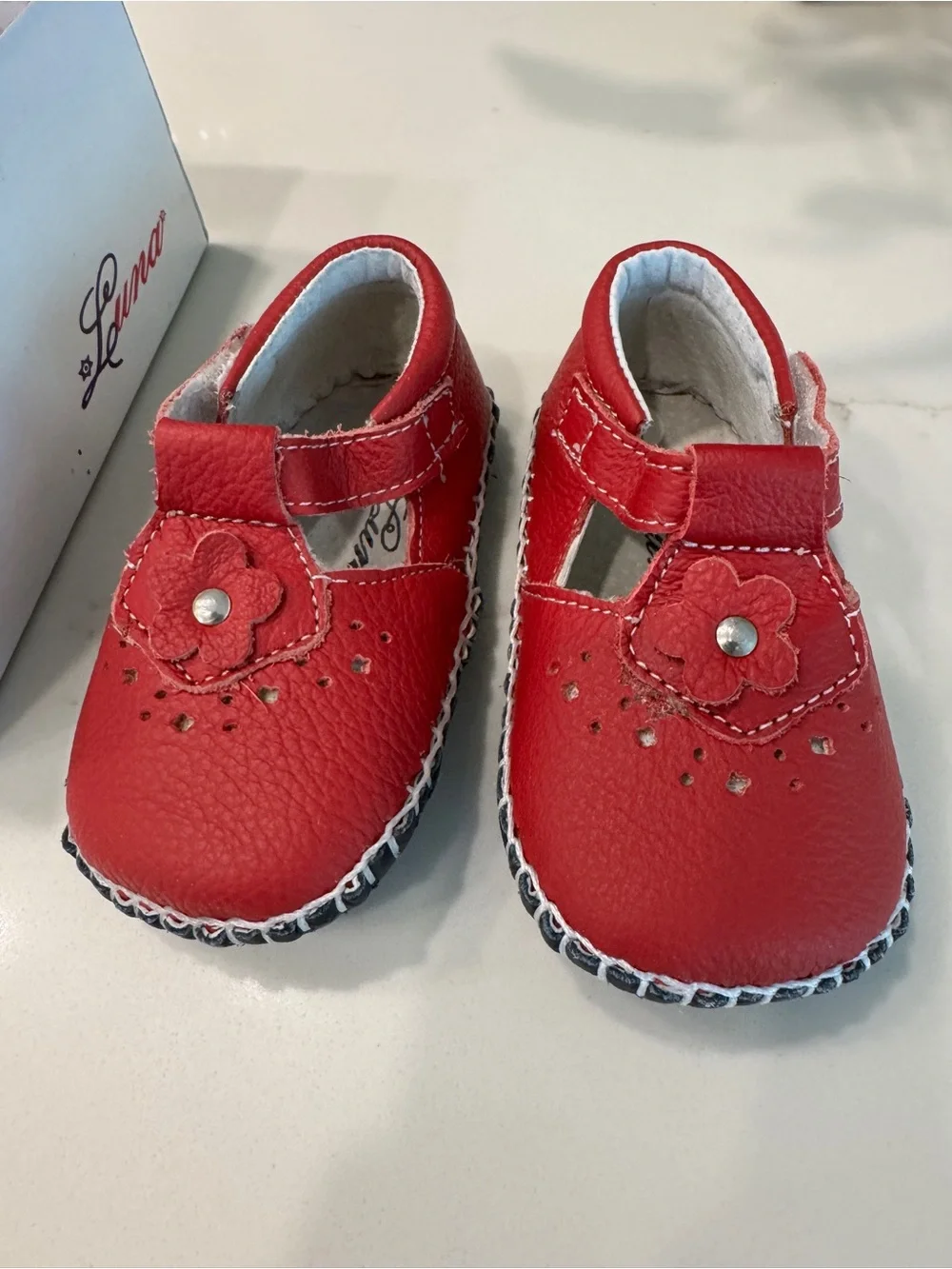 Luna cute red